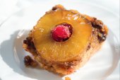 Slow Cooker Pineapple Upside Down Cake