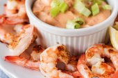 Grilled Shrimp with Sriracha-Chili Greek Yogurt Dipping Sauce