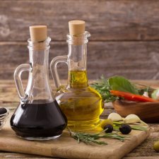 Garlic Balsamic Vinaigrette-image