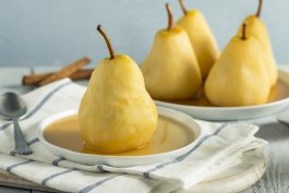 Spiced poached pears