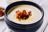 Creamy Cauliflower Cheddar Soup