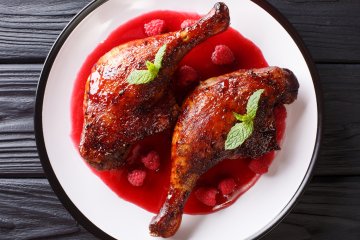 Chicken thighs with raspberry-balsamic sauce