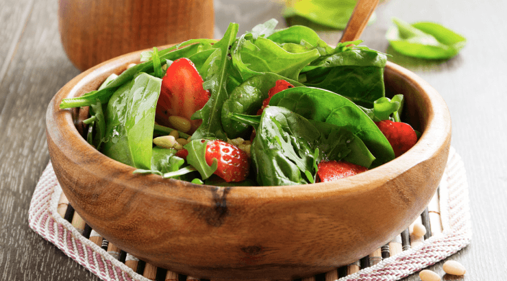 Strawberry spinach salad