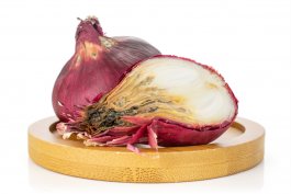How to Spot, Treat, and Prevent Onion Diseases