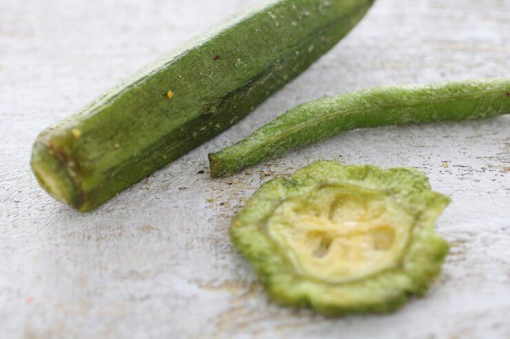 Baked okra chips