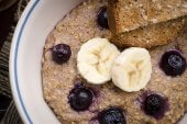 Spelt Porridge with Roasted Blueberries