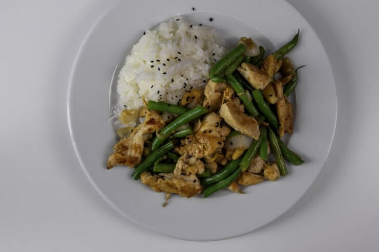 Chicken and green bean stir-fry