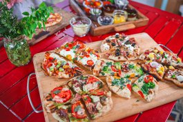 How to Throw a Backyard Pizza Party from Your Garden