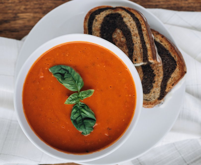 30-Minute Roasted Tomato Basil Soup - Food Gardening Network