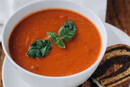 30 Minute Roasted Tomato Basil Soup