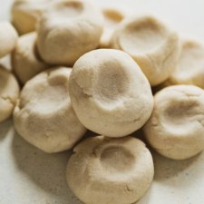 3-Ingredient Old-Fashioned Shortbread Buttons-image