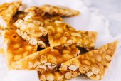 25 Minute Peanut Brittle