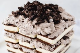 Cookies-and-Cream Ice Cream Cake