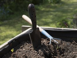 How to Fill a Raised Garden Bed with Soil Before Planting