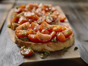 Oregano-Tomato Bruschetta