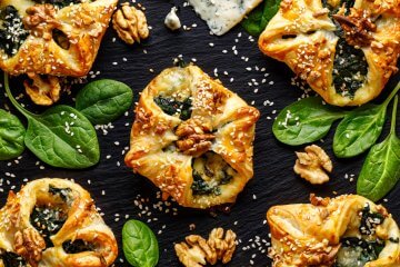 Puff pastry stuffed with spinach and Gorgonzola cheese