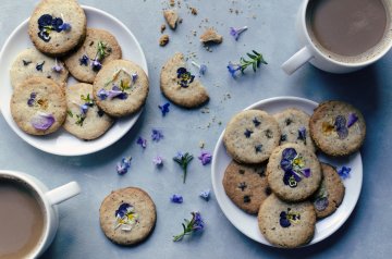 Fresh cookies with edible flower