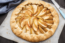 Rustic Apple and Cheddar Galette: Where Sweet Meets Savory in Perfect Harmony